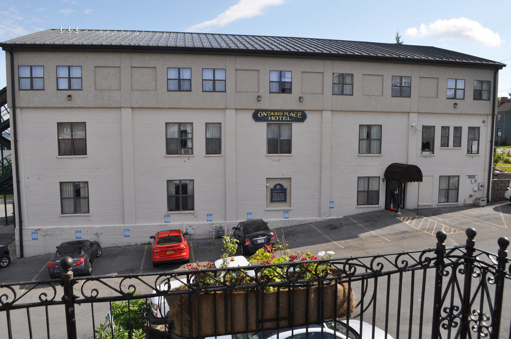 Harbor House Inn Sackets Harbor Exterior photo